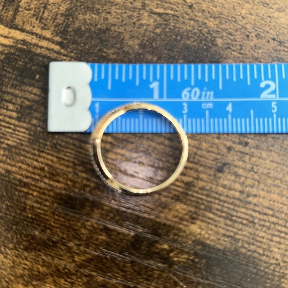 Diamond 10K Gold Ring - EUC - Picture 11 of 14